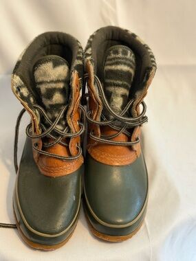 Bass Green and Brown Women's Lace-Up Winter Rain Boots with Patterned Collar